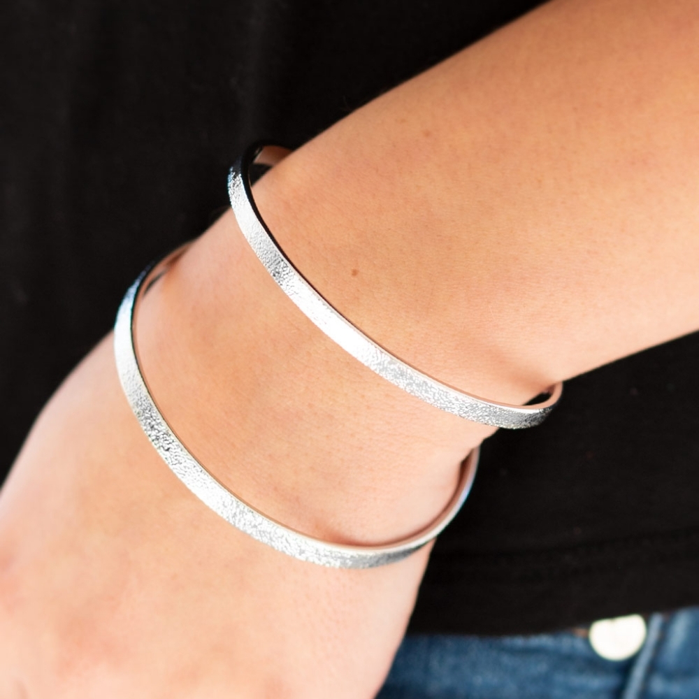 Bracelet - Picture 1 of 2
